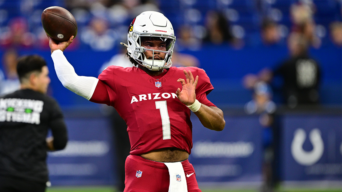 Cardinals quarterback Kyler Murray (1) throws a pass to warm up before the game against the Indianapolis Colts at Lucas Oil Stadium.