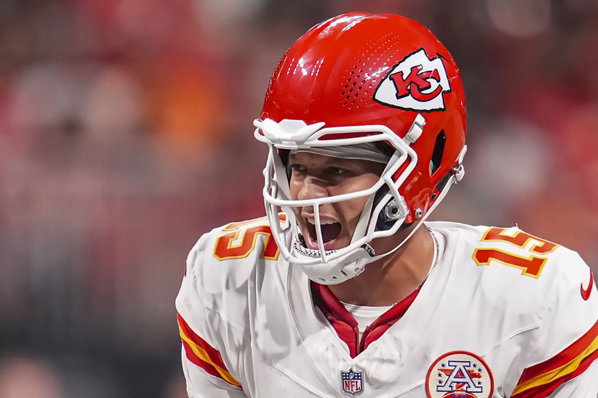 Chiefs quarterback Patrick Mahomes (15) calls signals against the Atlanta Falcons during the second half at Mercedes-Benz Stadium