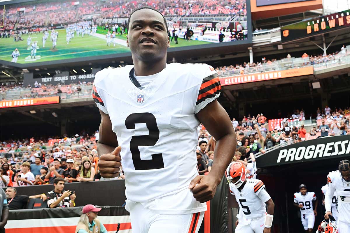 Cleveland Browns wide receiver Amari Cooper (2) before the game against the Green Bay Packers at Cleveland Browns Stadium.