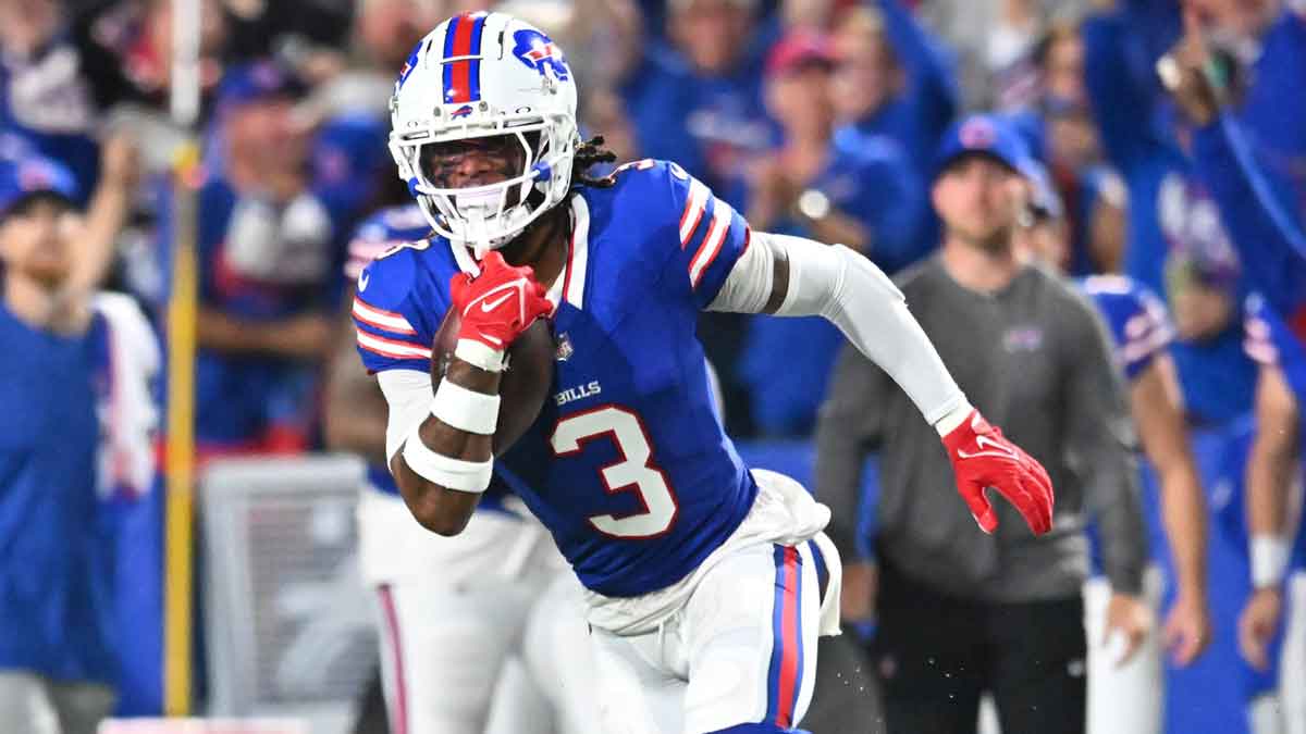 Buffalo Bills safety Damar Hamlin (3) returns an interception against the Jacksonville Jaguars in the second quarter at Highmark Stadium.