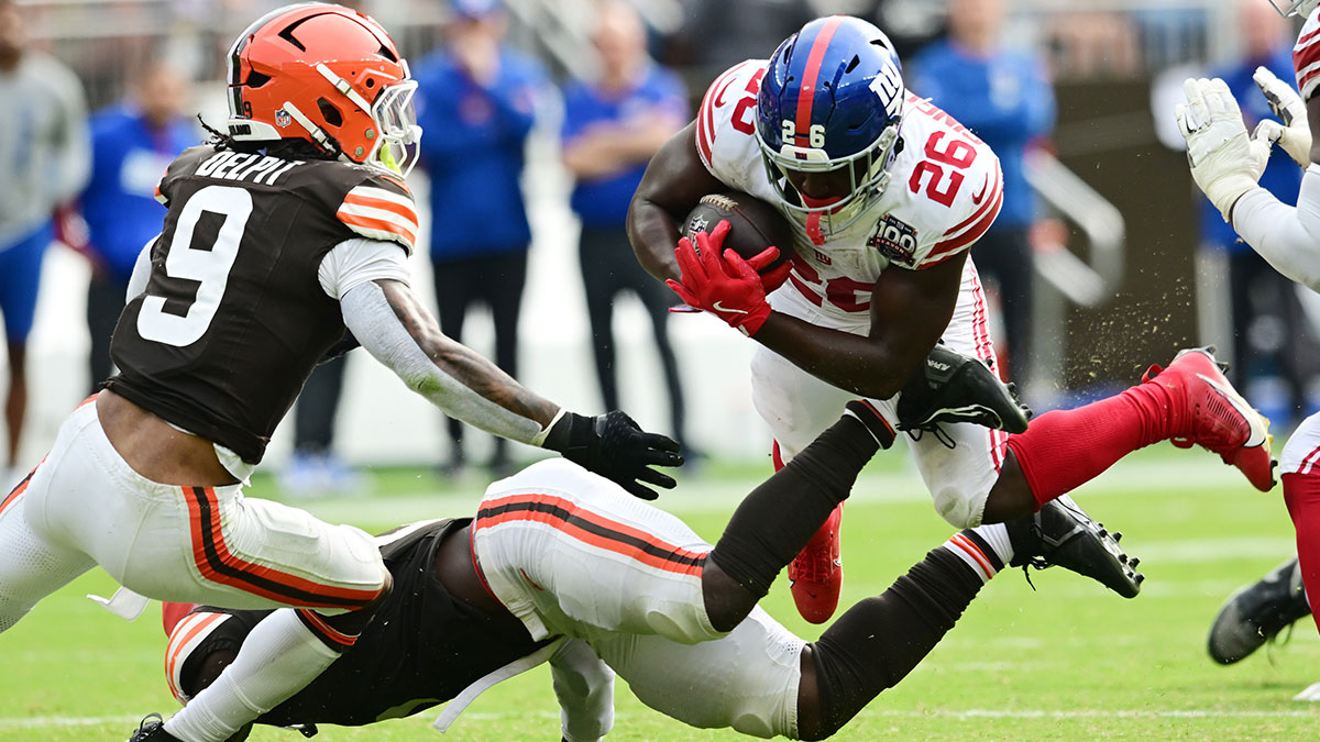 Devin Singletary Week 3 Giants rushing attempt