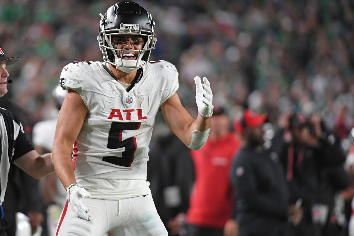 Atlanta Falcons wide receiver Drake London (5) celebrates his touchdown catch late in the fourth quarter against the Philadelphia Eagles at Lincoln Financial Field.