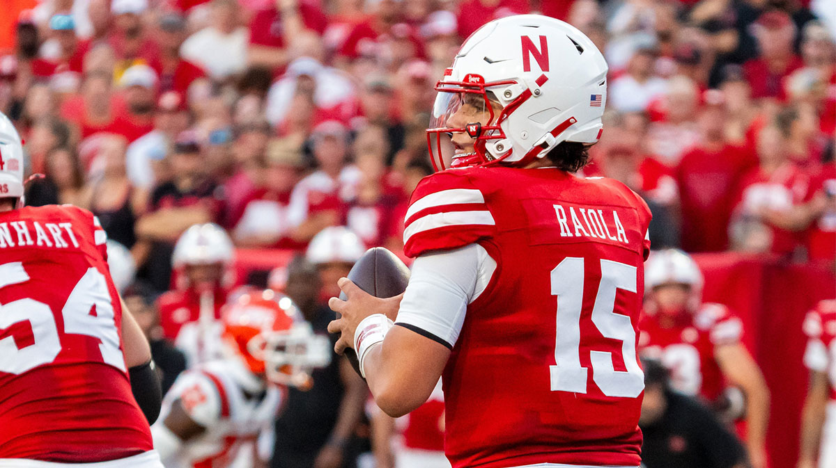 Nebraska Cornhuskers quarterback Dylan Raiola (15) throws against the Illinois Fighting Illini during the first quarter at Memorial Stadium.