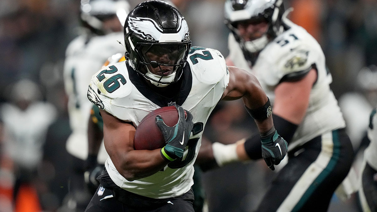 Philadelphia Eagles running back Saquon Barkley (26) runs during the first half against the Green Bay Packers at Neo Quimica Arena.