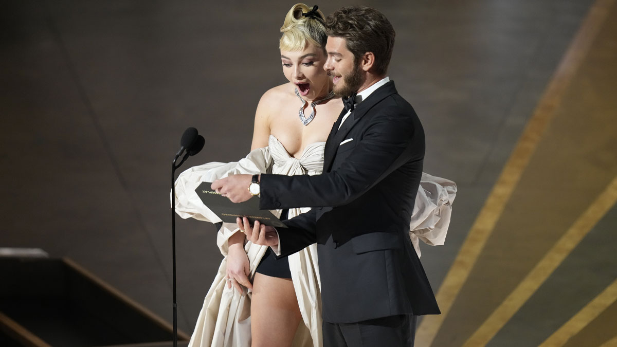 Florence Pugh and Andrew Garfield presenting at the Oscars in 2023.