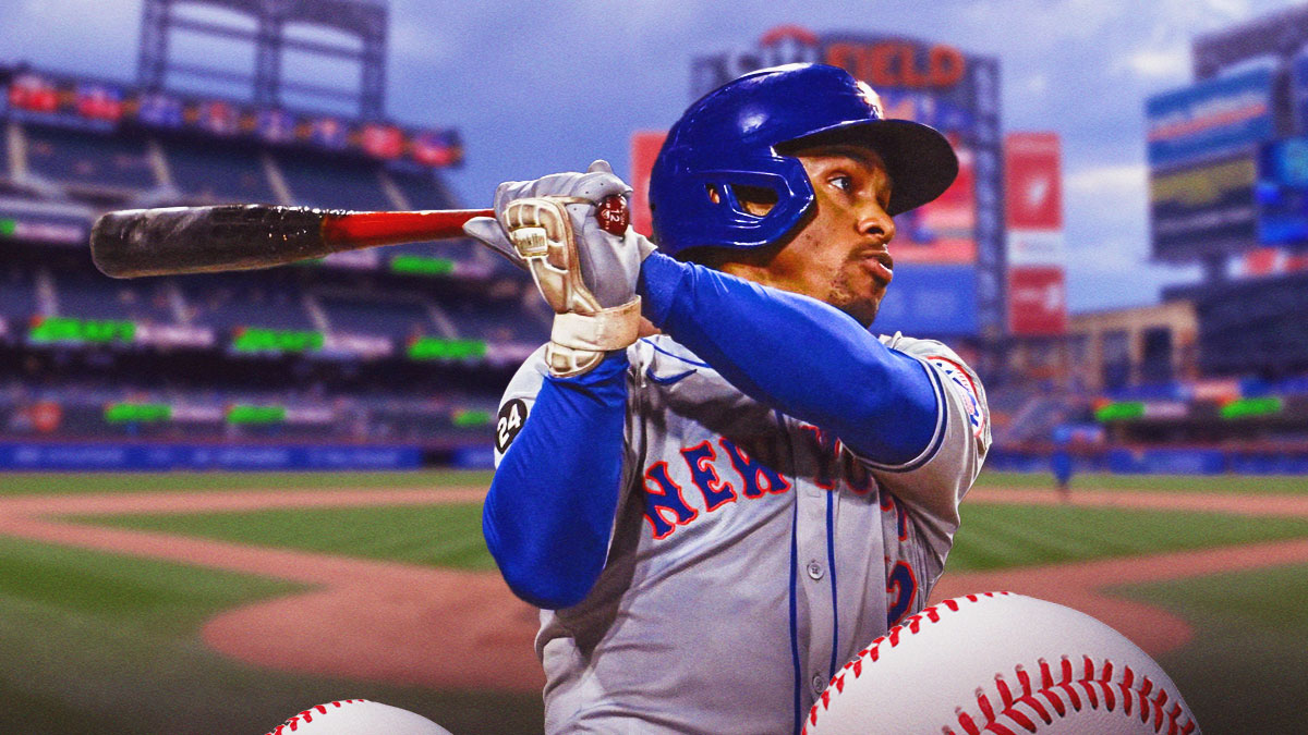 Francisco Lindor batting in a New York Mets uniform after his great performance, Lindor reminded everyone of Mets postseason hopes Lindor entered the NL MVP discussion and hopes to get the Mets to the Playoffs.