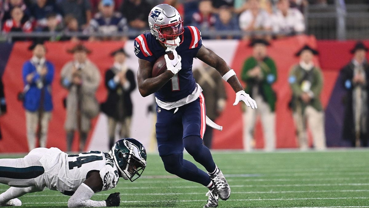 New England Patriots wide receiver Ja'Lynn Polk (1) runs the ball against the Philadelphia Eagles during the first half at Gillette Stadium.