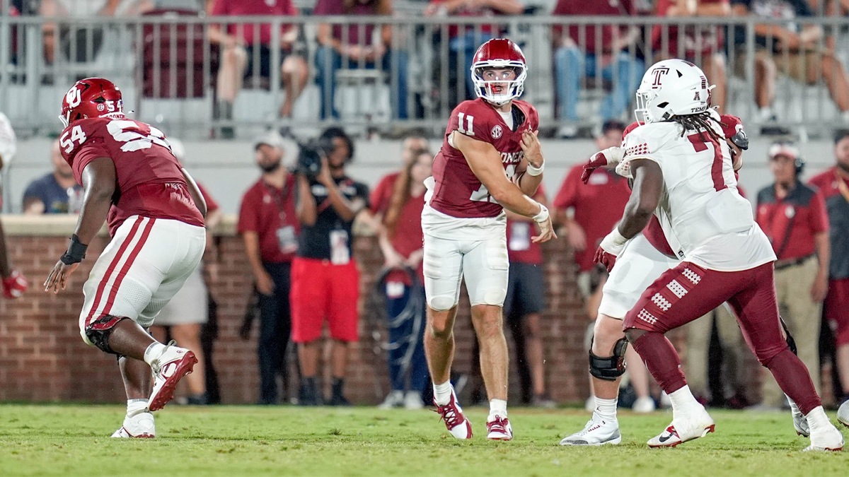 Oklahoma quarterback Jackson Arnold (11) passes the ball in the second half of an NCAA football game between Oklahoma (OU) and Temple at the Gaylord Family Oklahoma Memorial Stadium in Norman, Okla., on Friday, Aug. 30, 2024.