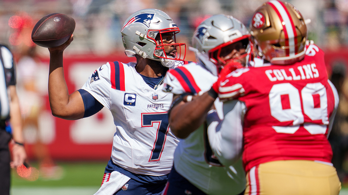 New England Patriots quarterback Jacoby Brissett (7) passes the football against the San Francisco 49ers during the first quarter at Levi's Stadium.