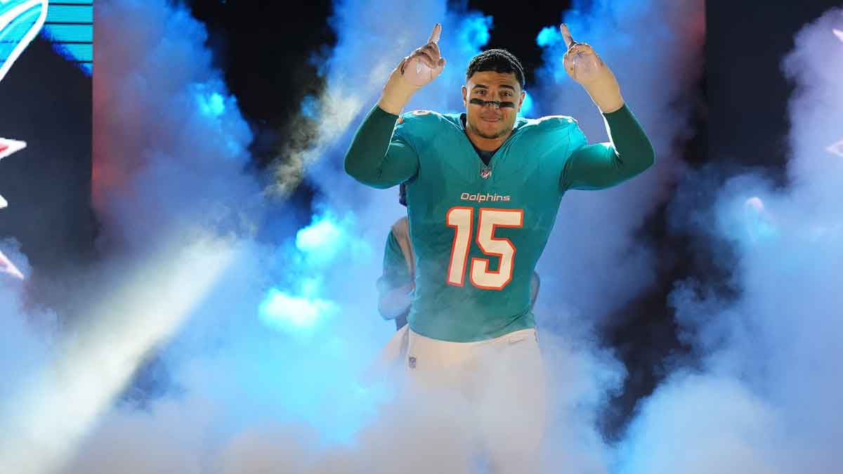 Miami Dolphins linebacker Jaelan Phillips (15) takes the field prior to the game against the Tennessee Titans at Hard Rock Stadium.
