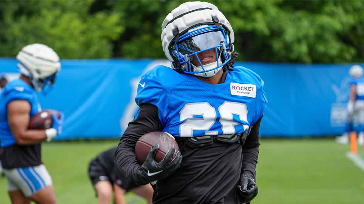 RB Jahmyr Gibbs runs a drill during the Detroit Lions training camp at the Lions headquarters in Allen Park, Mich. on Tuesday, July 30, 2024.