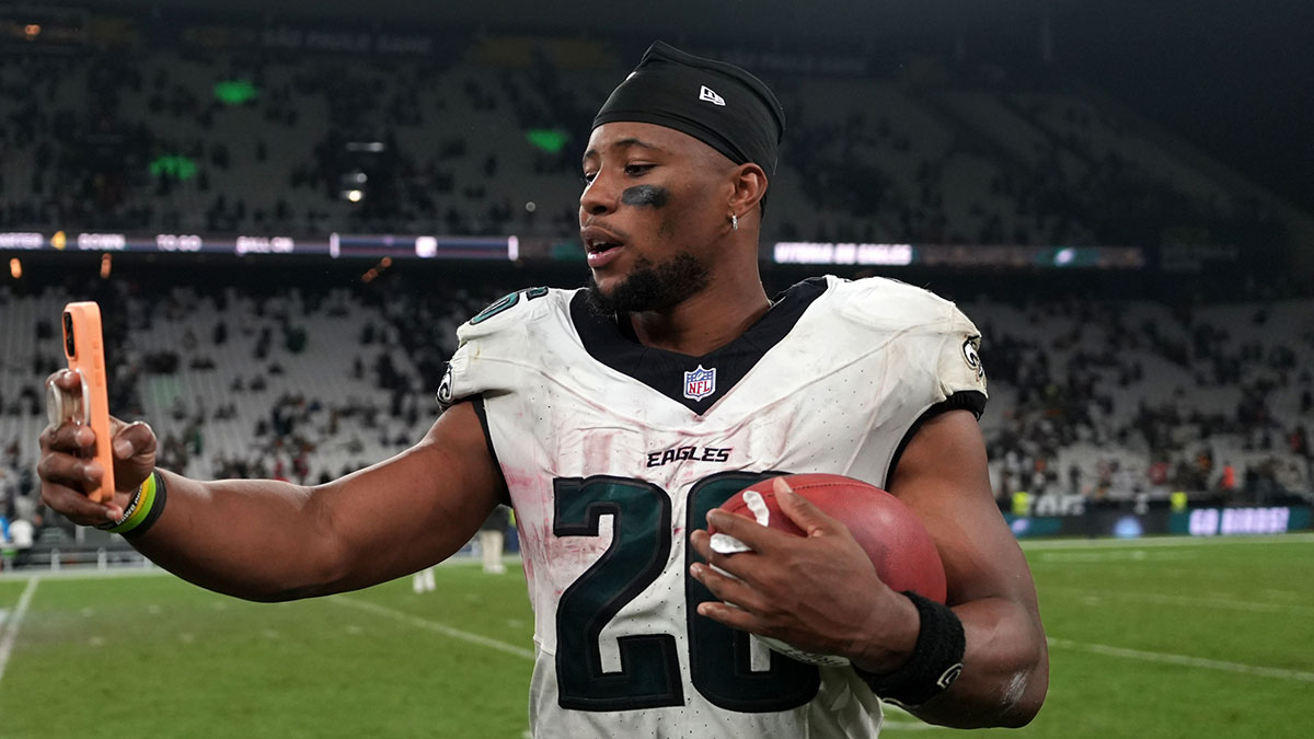 Jason Kelce believes Saquon Barkley needs the ball earlier