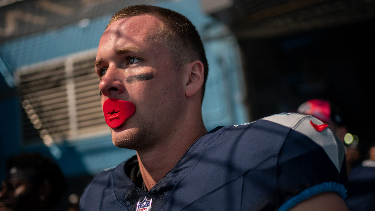 Tennessee Titans tight end Josh Whyle (81) prepares to head to the field before a game against the Cincinnati Bengals at Nissan Stadium