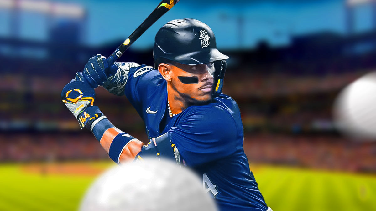 Julio Rodriguez batting in a Seattle Mariners uniform as Rodriguez made MLB history with the Mariners Wednesday.
