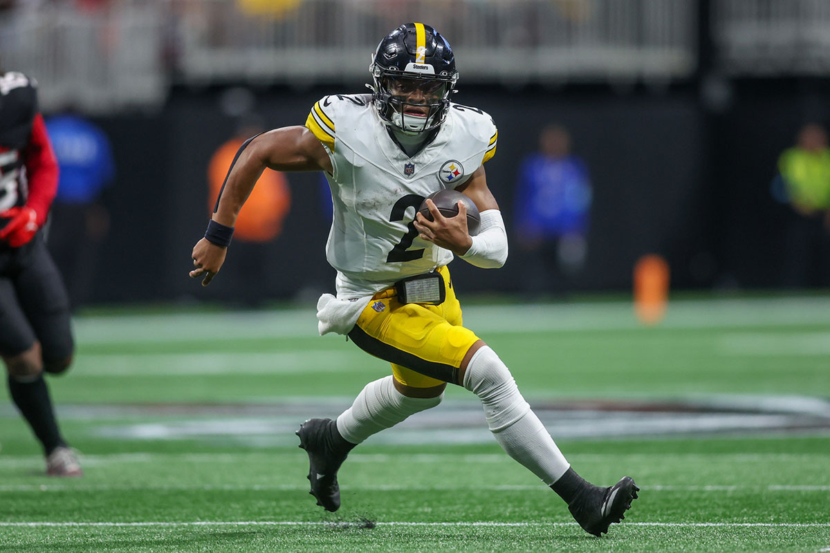 Justin Fields could snatch Steelers starting QB job from Russell Wilson