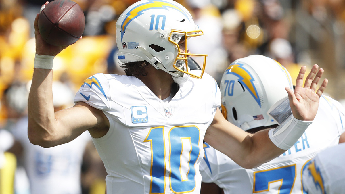 Los Angeles Chargers quarterback Justin Herbert (10) passes the ball against the Los Angeles Chargers during the first quarter at Acrisure Stadium.