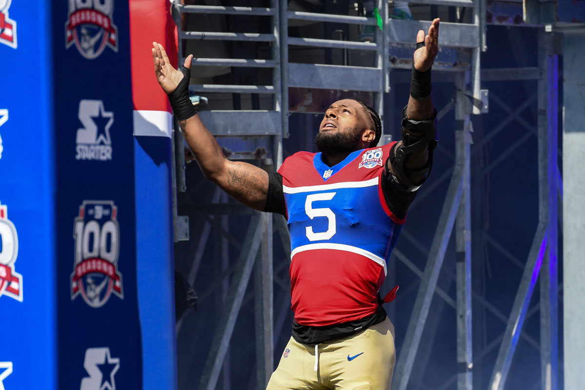 New York Giants linebacker Kayvon Thibodeaux (5) enters the field during pregame introductions before a game against the Minnesota Vikings at MetLife Stadium.