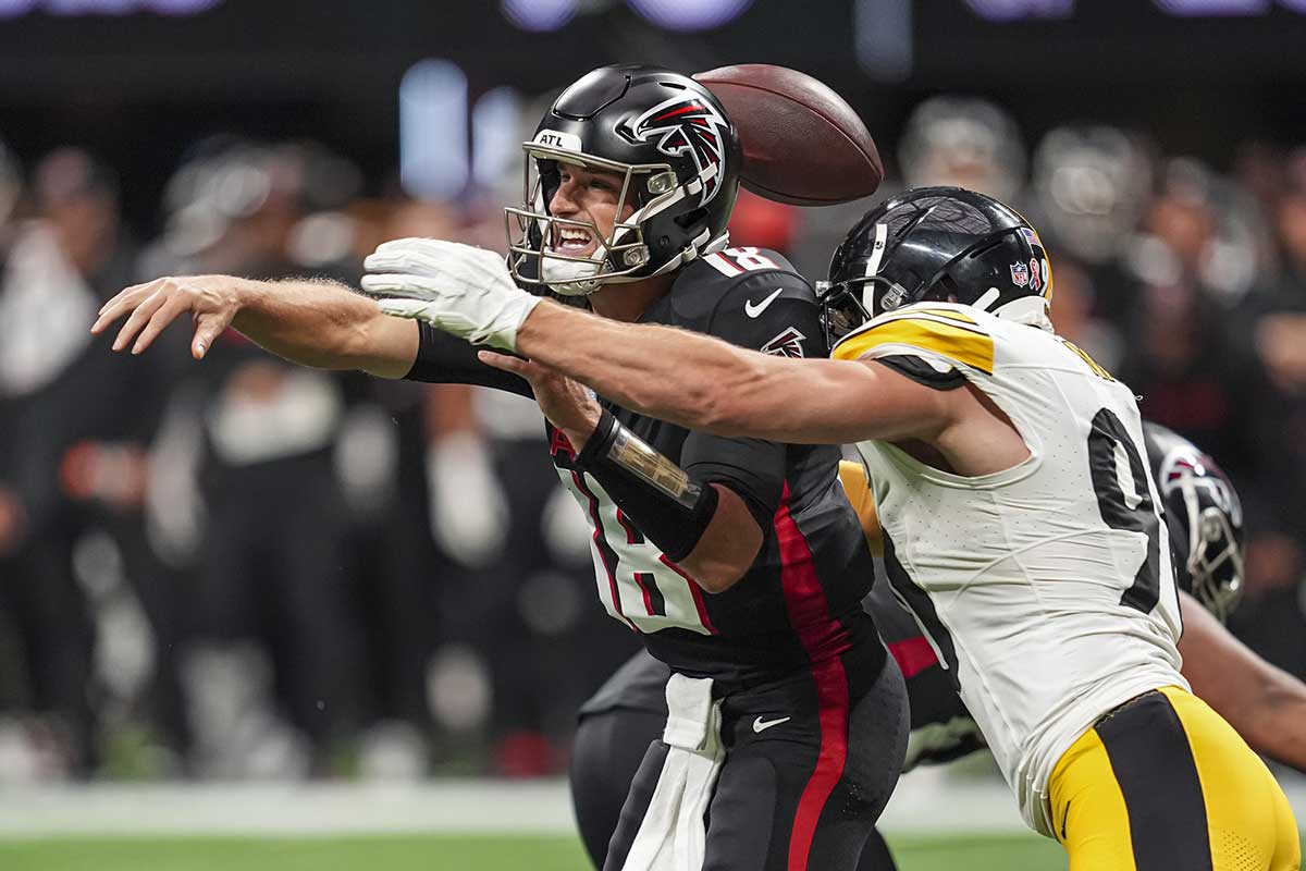 Kirk Cousins Savagely Roasted By Falcons Fans For Brutal Debut Vs. Steelers