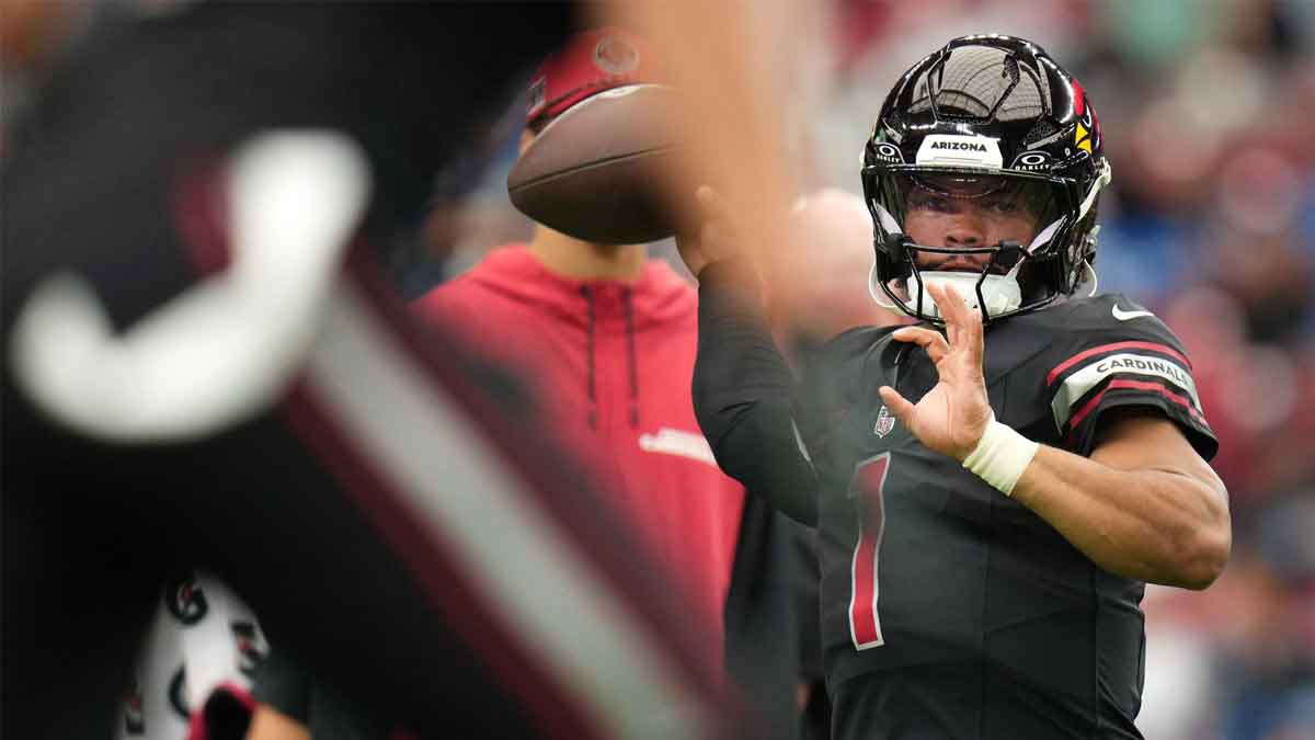 Arizona Cardinals quarterback Kyler Murray (1) warms up before their game against the Detroit Lions at State Farm Stadium in Glendale, Ariz., on Sep 22, 2024.