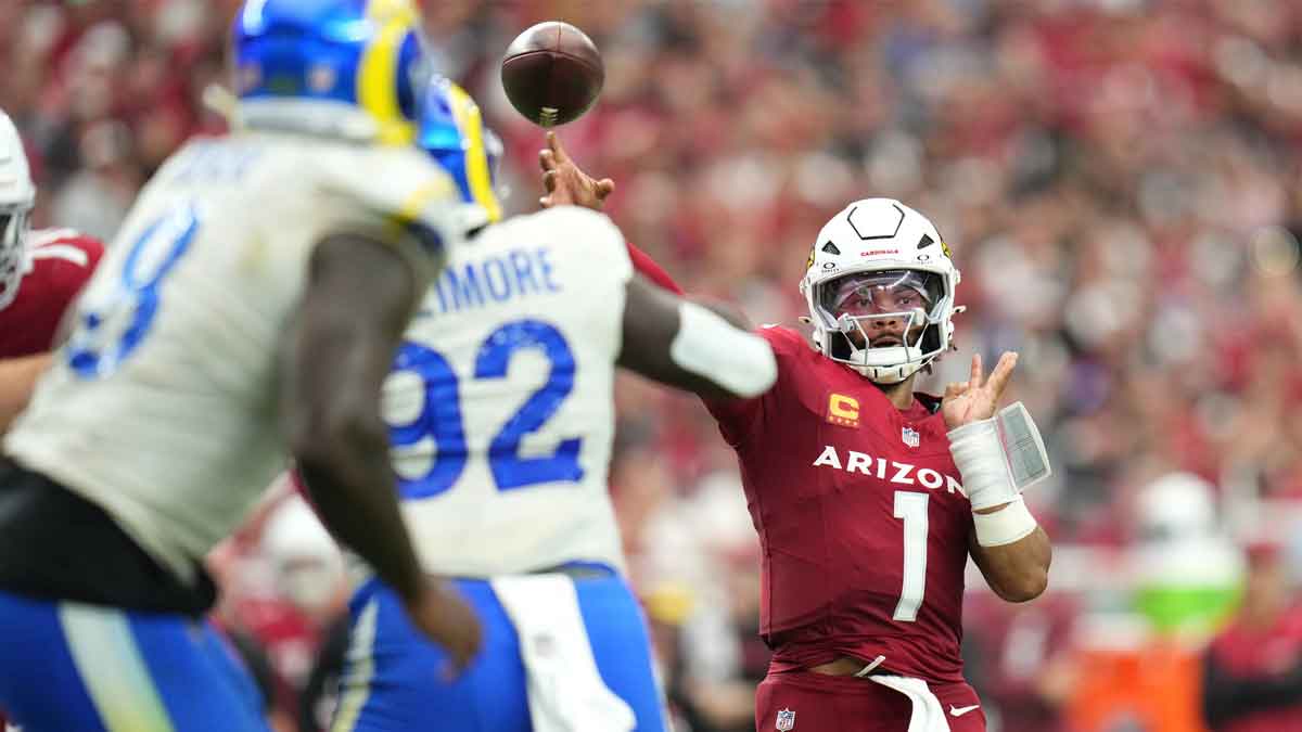Arizona Cardinals quarterback Kyler Murray (1) throws a pass against the Los Angeles Rams on Sept. 15, 2024, at State Farm Stadium in Glendale.