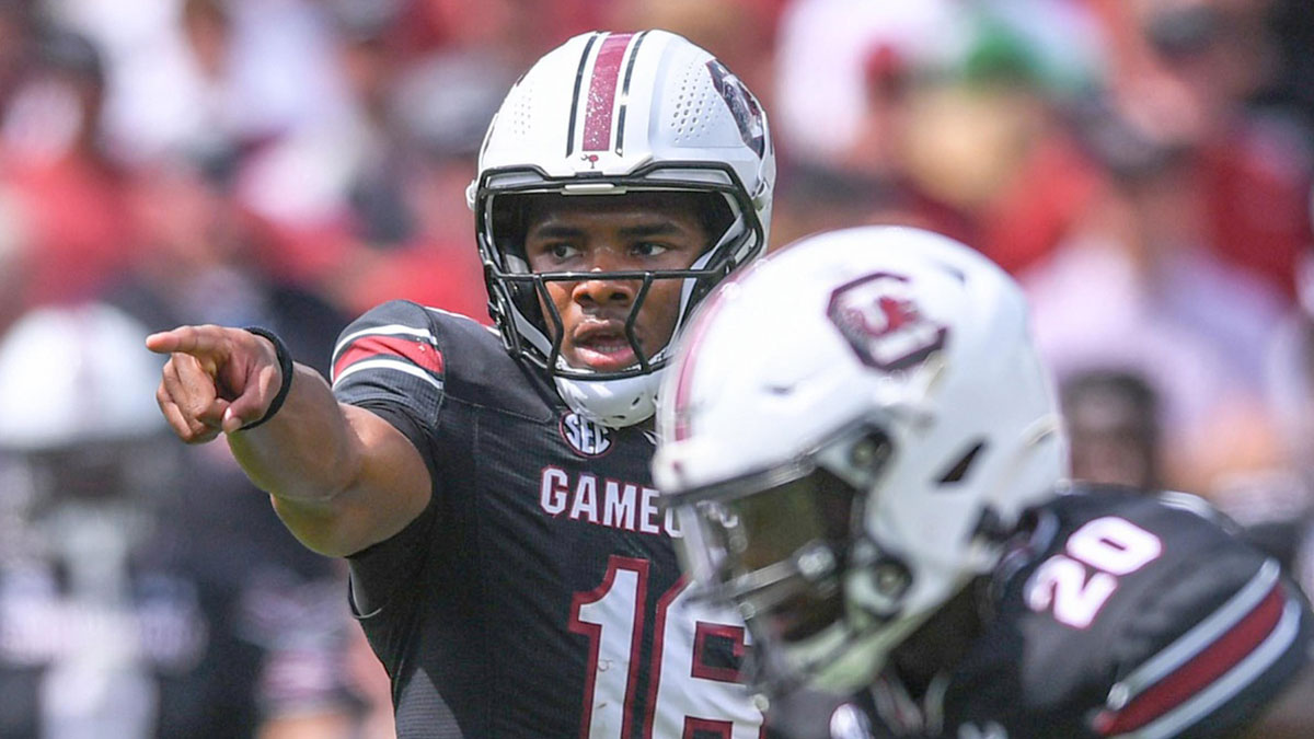 South Carolina quarterback LaNorris Sellers (16) gets ready to run a play against Louisiana State University during the first quarter at Williams-Brice Stadium