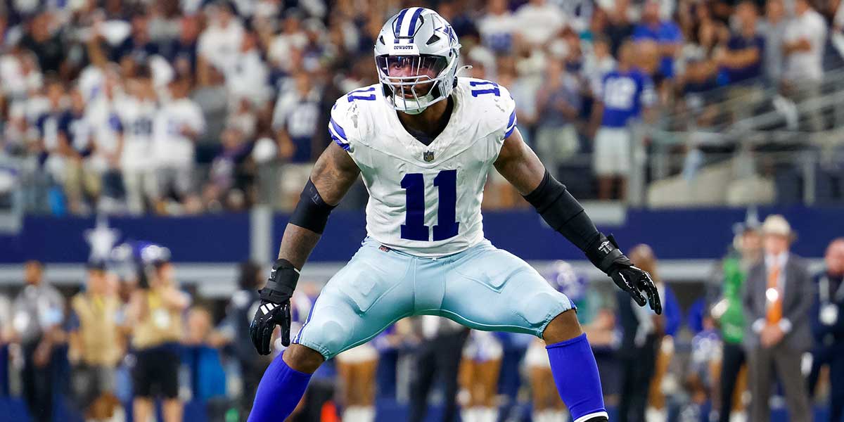 Sep 22, 2024; Arlington, Texas, USA; Dallas Cowboys linebacker Micah Parsons (11) drops back in coverage during the fourth quarter against the Baltimore Ravens at AT&T Stadium. 