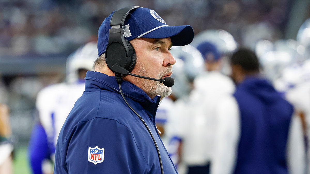 Dallas Cowboys head coach Mike McCarthy looks on during the first quarter against the Baltimore Ravens at AT&T Stadium
