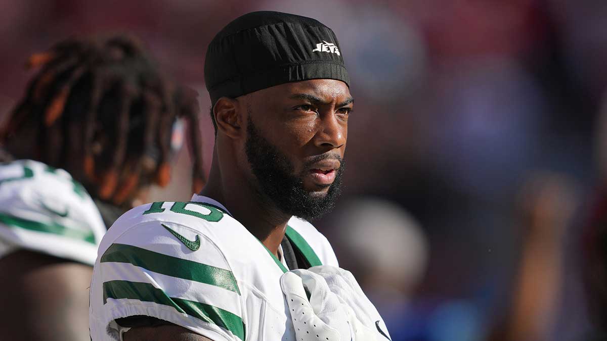 New York Jets wide receiver Mike Williams (18) before the game against the San Francisco 49ers at Levi's Stadium.