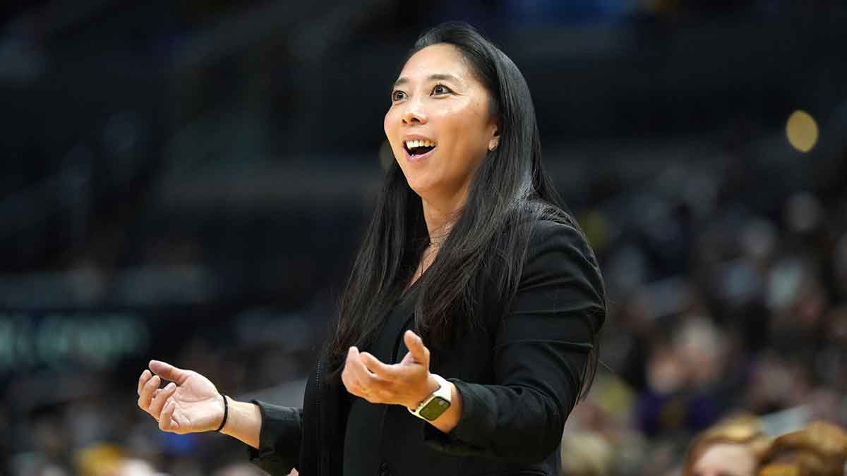 Las Vegas Aces first assistant coach Natalie Nakase reacts during the first half Las Vegas Aces at Crypto.com Arena.