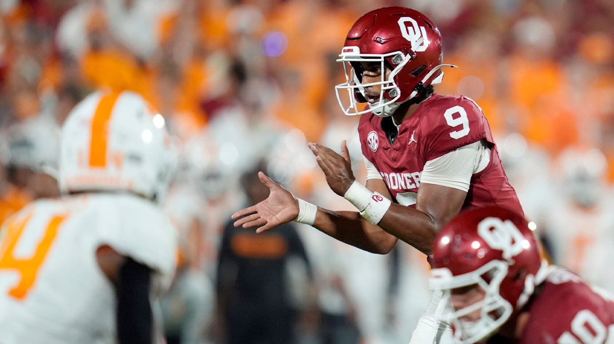 Oklahoma Sooners quarterback Michael Hawkins Jr. (9) during a college football game between the University of Oklahoma Sooners (OU) and the Tennessee Volunteers at Gaylord Family - Oklahoma Memorial Stadium in Norman, Okla., Saturday, Sept. 21, 2024.