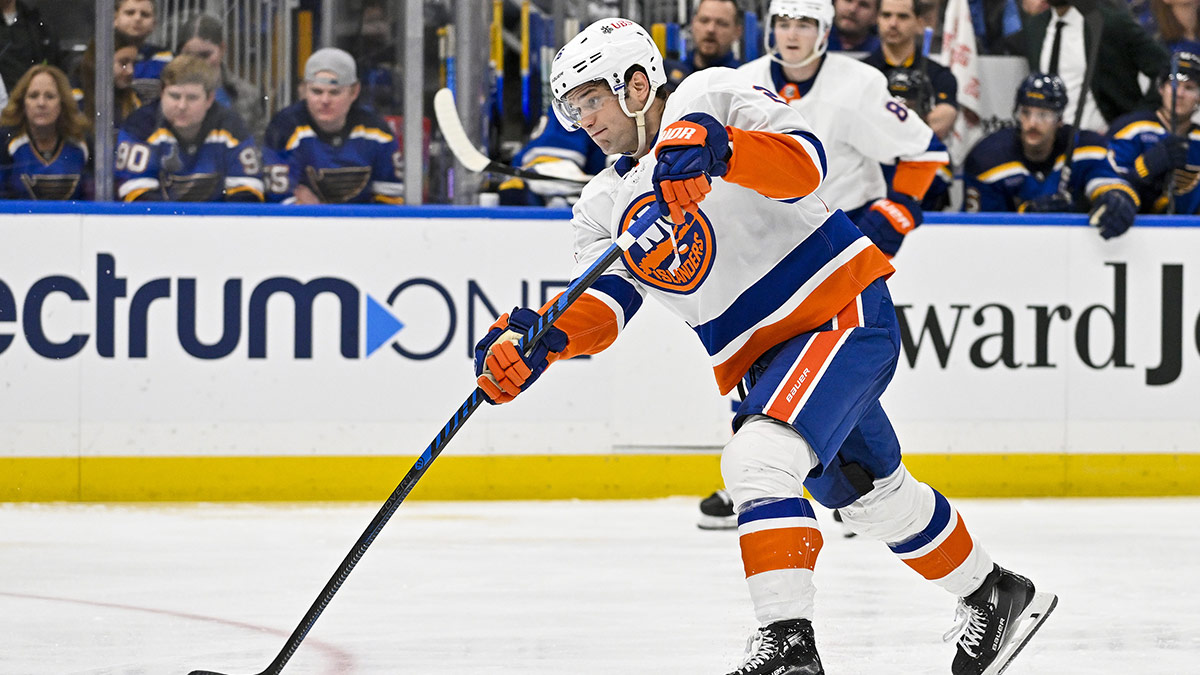 New York Islanders right wing Oliver Wahlstrom (26) shoots against the St. Louis Blues at Enterprise Center.