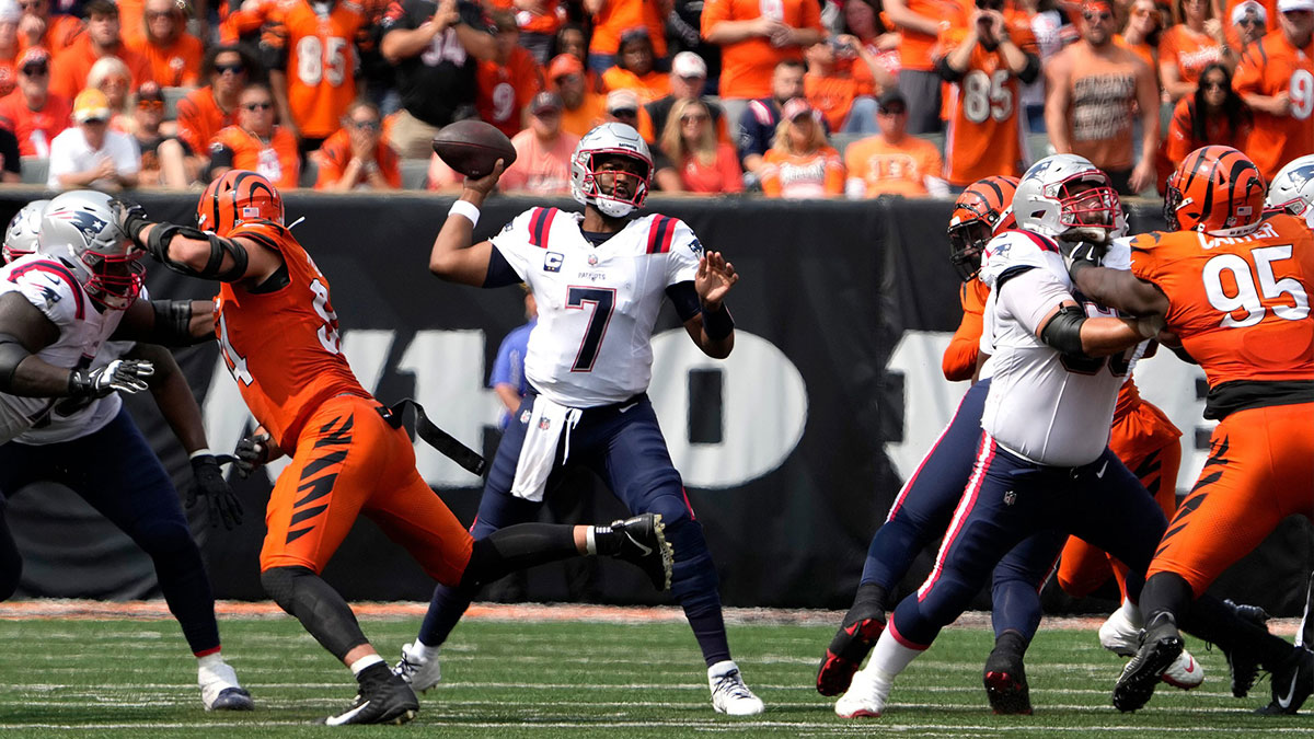 Patriots quarterback Jacoby Brissett (7) throws a pass over the Cincinnati Bengals at Paycor Stadium Sunday, September 8, 202