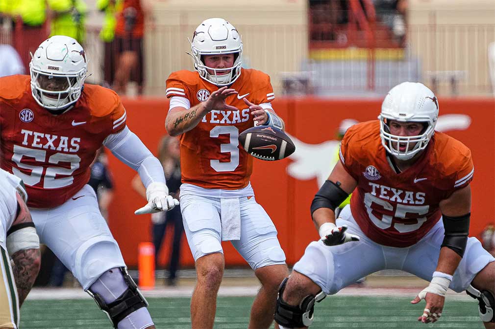 exas Longhorns quarterback Quinn Ewers (3) snaps the ball during the game against Colorado State at Darrell K Royal-Texas Memorial Stadium