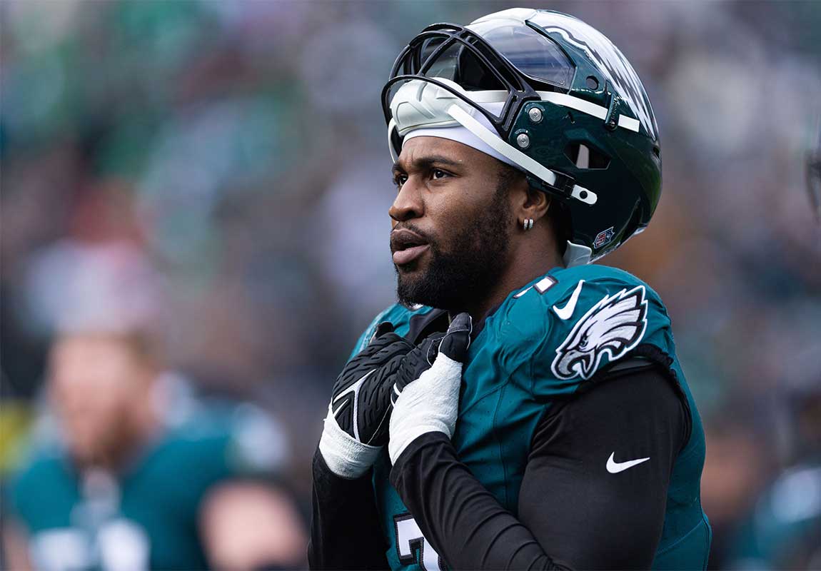 Eagles linebacker Haason Reddick (7) looks on during the second quarter against the Arizona Cardinals at Lincoln Financial Field. 