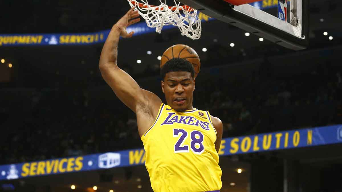 Rui Hachimura (28) dunks