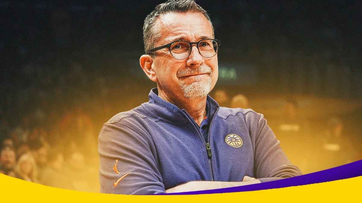 LA Sparks head coach Curt Miller