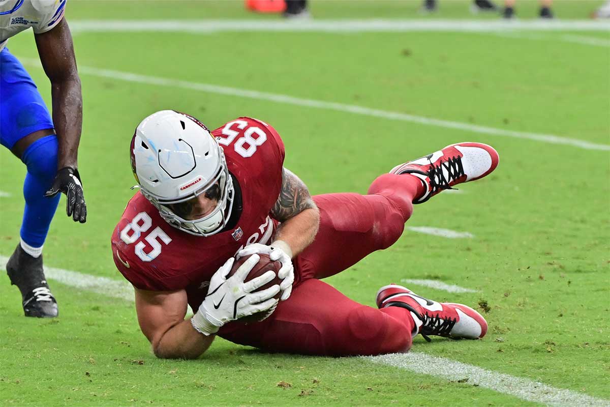 Arizona Cardinals tight end Trey McBride (85) recovers a fumble in the end zone for a touchdown in the second half against the Los Angeles Rams at State Farm Stadium.