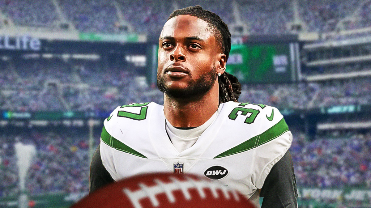 Davante Adams in Jets gear.