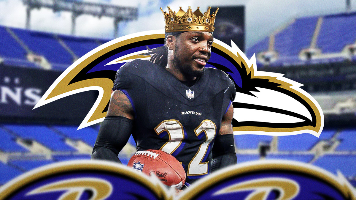 Ravens Derrick Henry wearing a crown