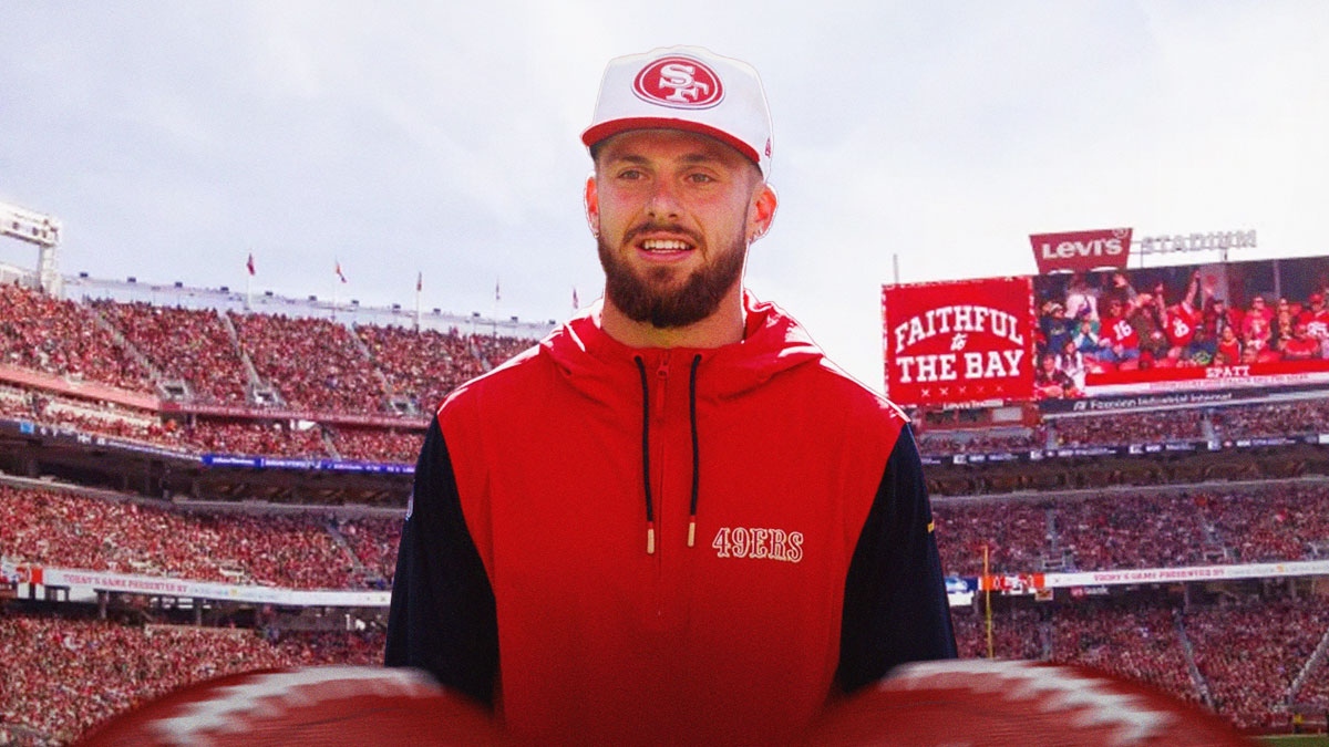 49ers rookie Ricky Pearsall, Levi's Stadium in back