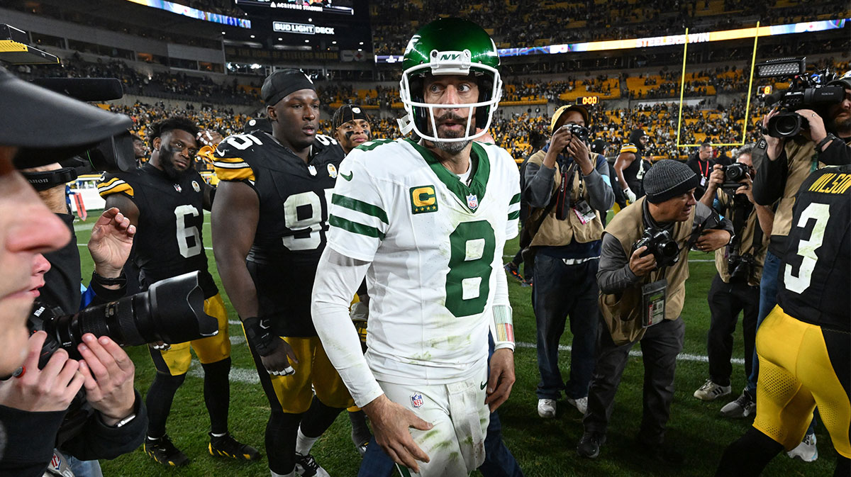New York Jets quarterback Aaron Rodgers (8) reacts following a loss to the Pittsburgh Steelers at Acrisure Stadium.