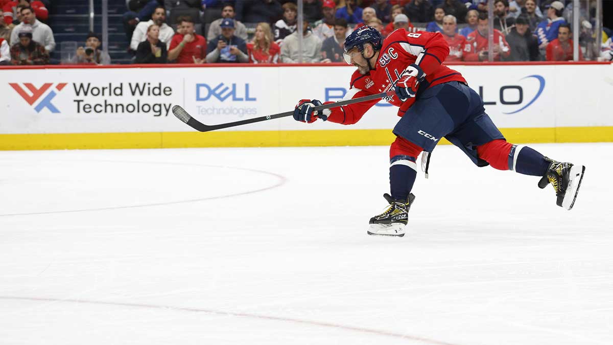 Capitals' Alex Ovechkin Has 2-goal Period Amid Wayne Gretzky Chase ...