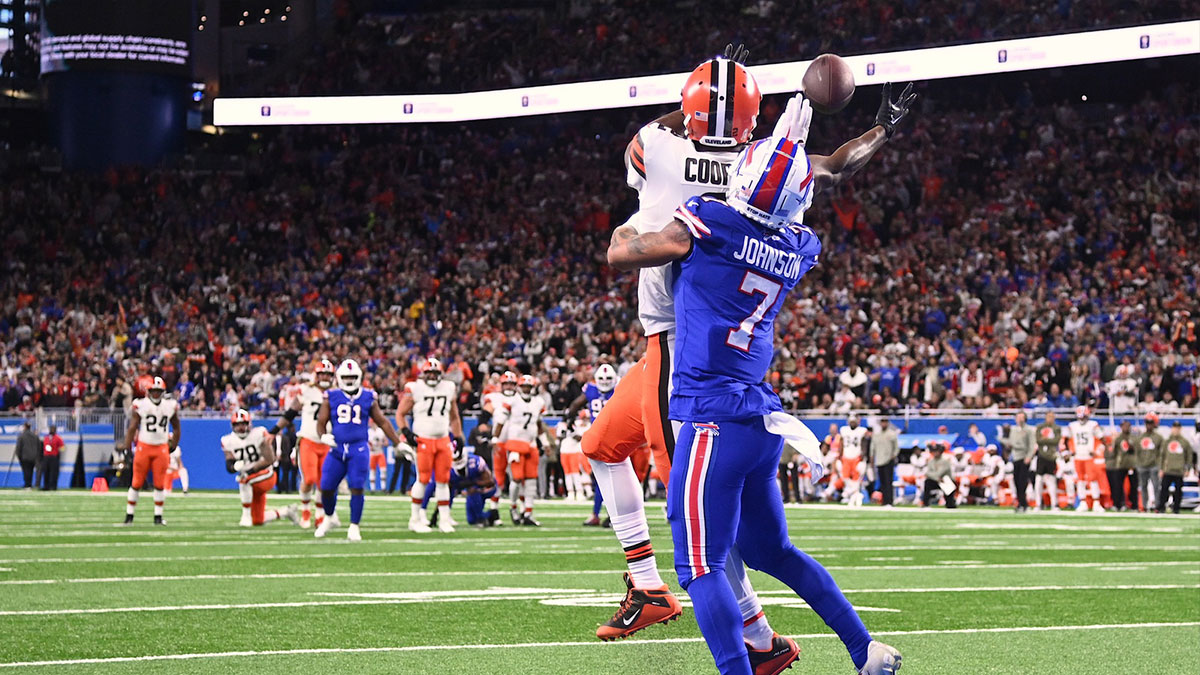 Cleveland Browns wide receiver Amari Cooper (2) catches a touchdown pass as Buffalo Bills cornerback Taron Johnson (7) defends during the first quarter at Ford Field.