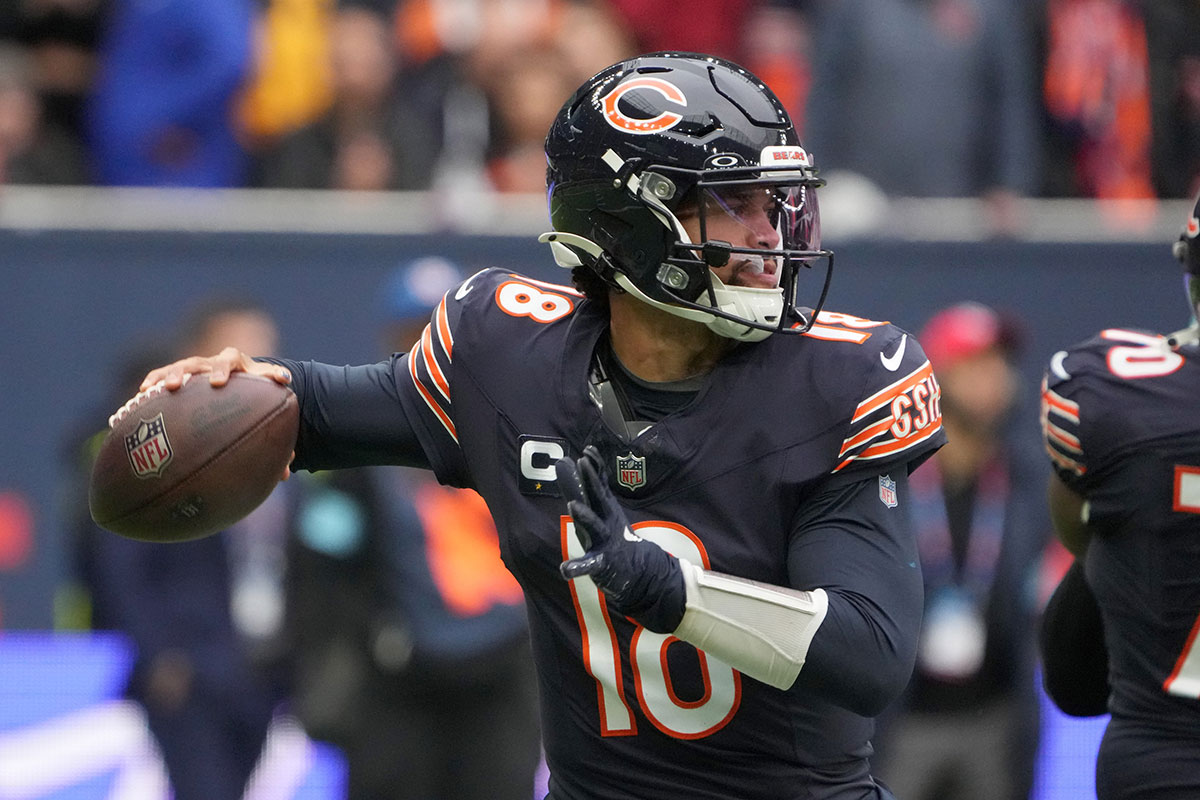 Chicago Bears quarterback Caleb Williams (18) throws the ball against the Jacksonville Jaguars in the first half during an NFL International Series game at Tottenham Hotspur Stadium.
