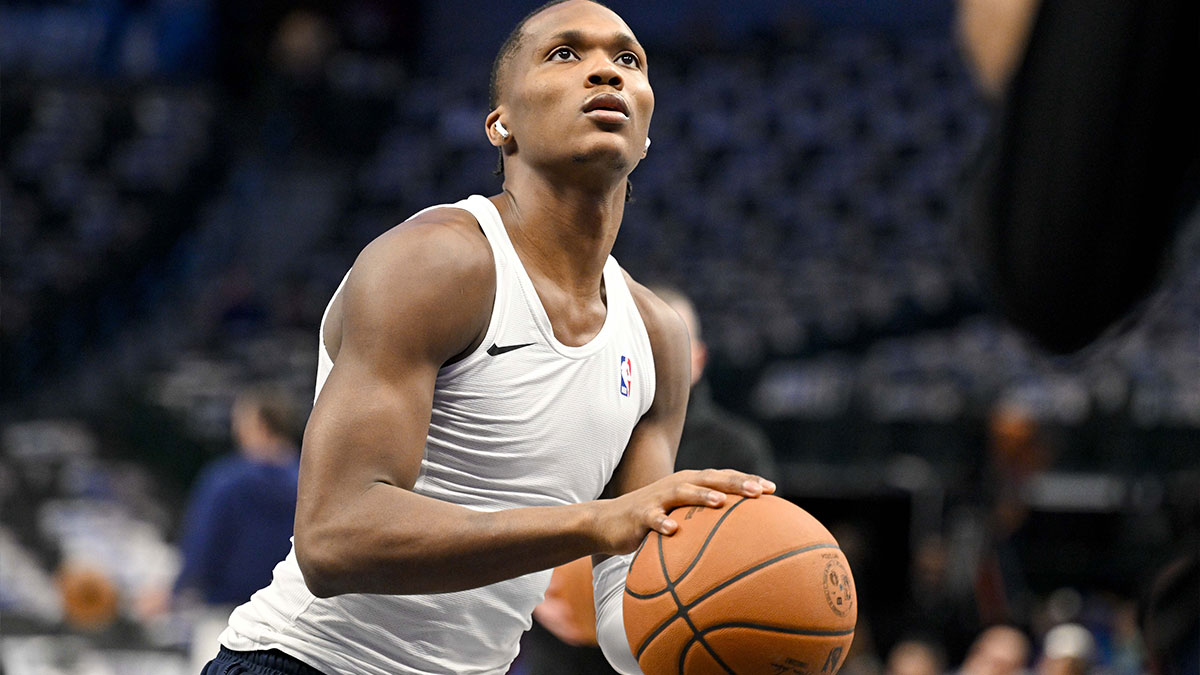 Indiana Pacers guard Bennedict Mathurin (00) warms up before the game between the Dallas Mavericks and the Indiana Pacers at American Airlines Center.