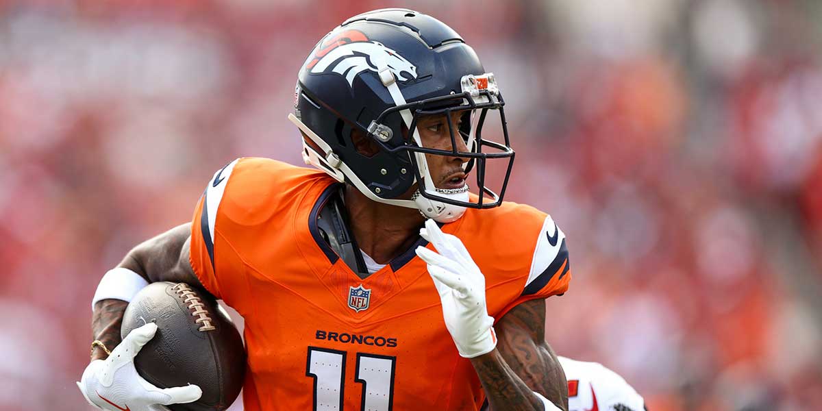 Broncos wide receiver Josh Reynolds (11) makes a catch against the Tampa Bay Buccaneers in the first quarter at Raymond James Stadium