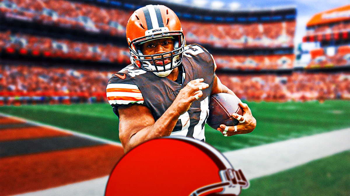 Browns Nick Chubb running with a football.