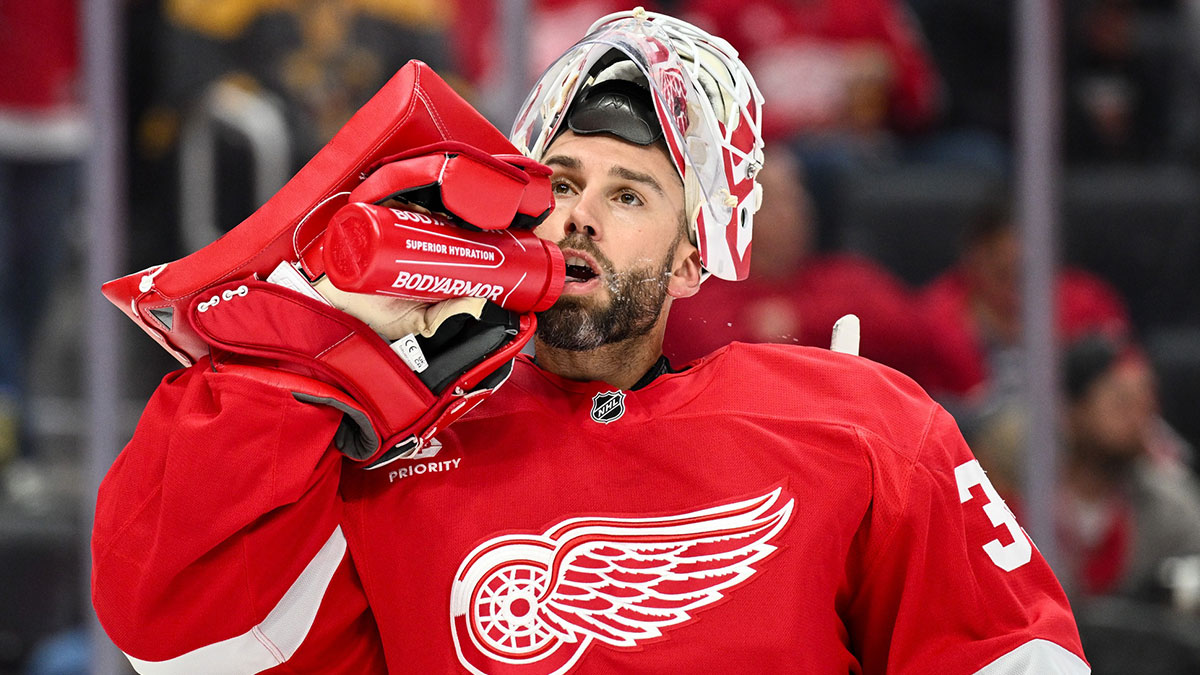Detroit Red Wings goaltender Cam Talbot (39) during the third period against the Pittsburgh Penguins at Little Caesars Arena.