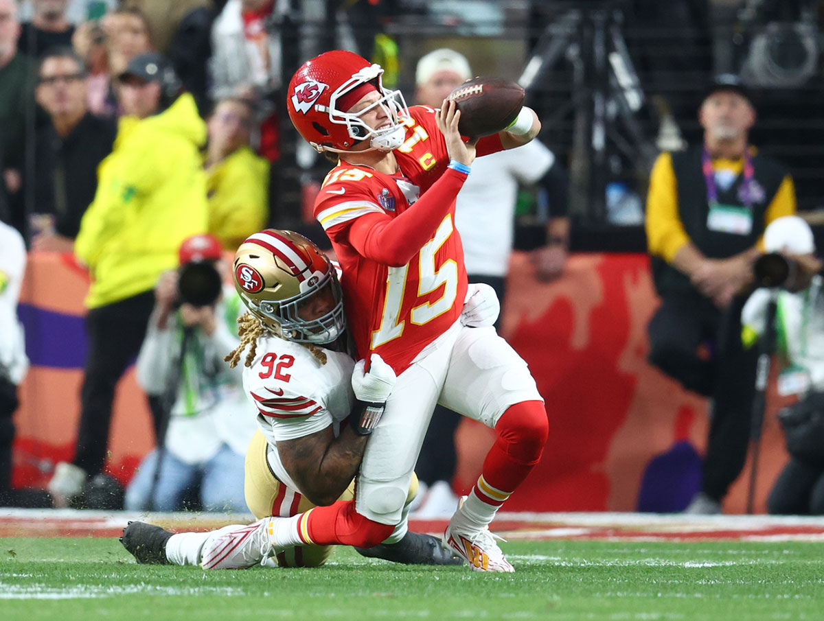 Chase Young 49ers pressuring Patrick Mahomes Super Bowl