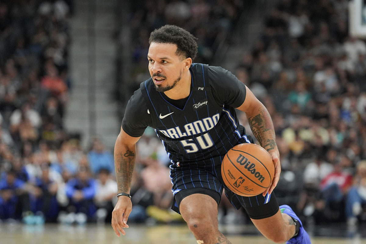 Orlando Magic guard Cole Anthony (50) dribbles in the second half at Frost Bank Center.